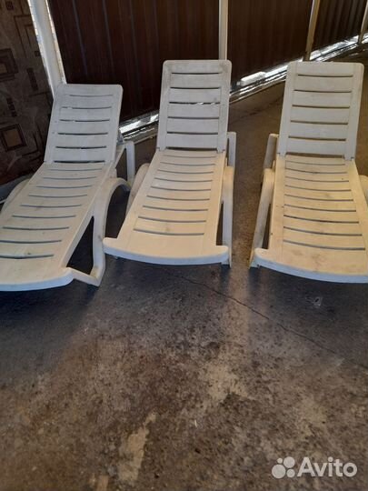 Лежаки шезлонги