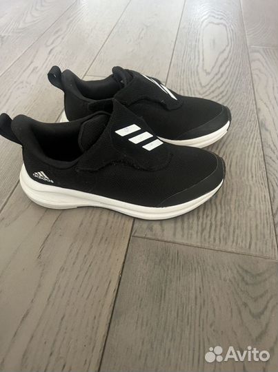 Кроссовки детские adidas 35