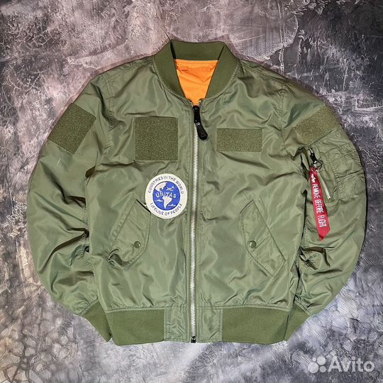 Лёгкий бомбер alpha industries ma-1