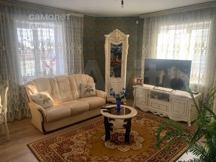 Дом 230 м² на участке 11 сот.