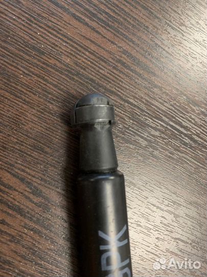 Амортизатор багажника Bmw X5 3.0D E70 M57N2 2007