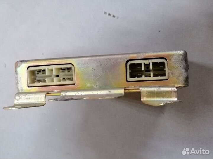 Блок управления двс Mitsubishi Mirage 1990