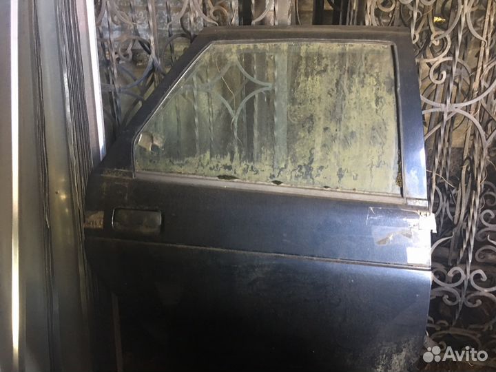 Двери задняя левая и правая, крышка багажника 2110