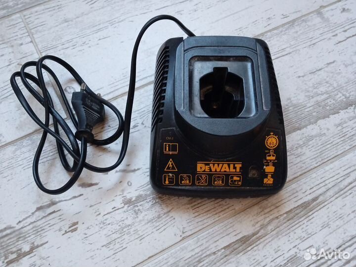 Зарядное устройство dewalt de9118