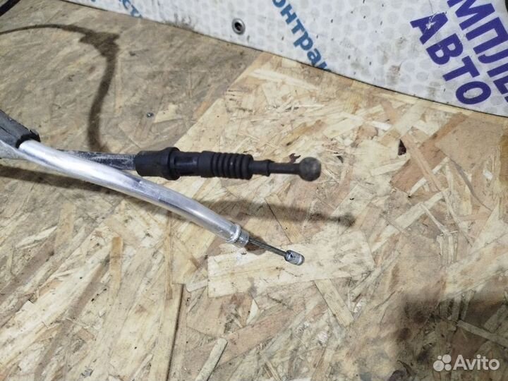 Трос стояночного тормоза Skoda Octavia a5