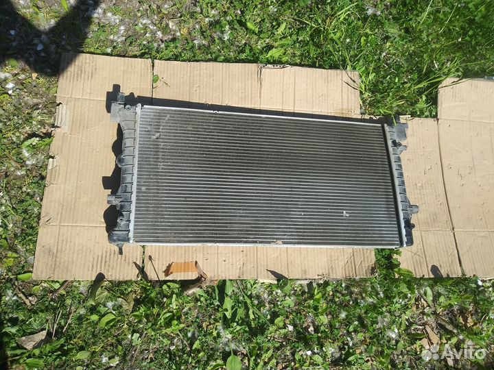 Радиатор двигателя Volkswagen Polo седан