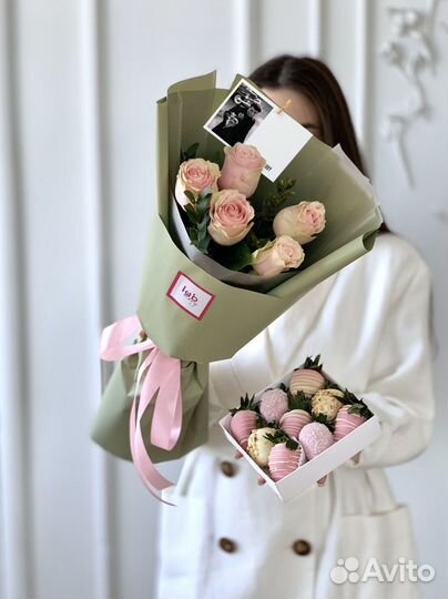 Комбо клубника в шоколаде + цветы