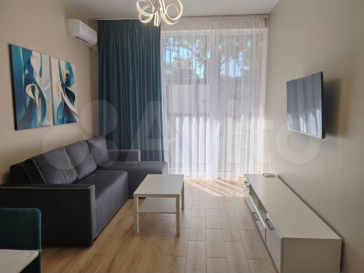 2-к. квартира, 55 м², 1/16 эт.