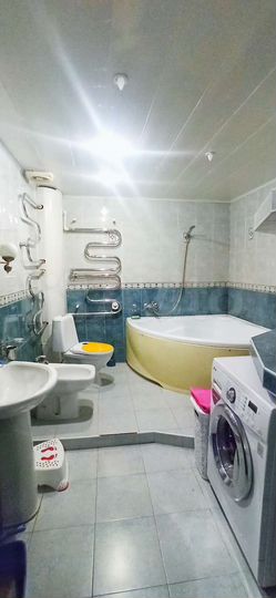 3-к. квартира, 74 м², 1/3 эт.