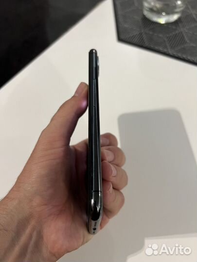 Продам iPhone XS max