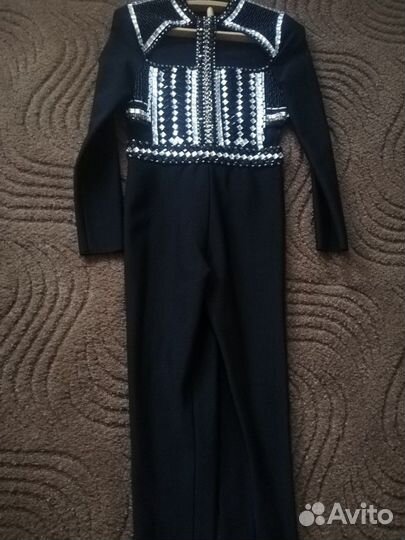 Бандажный комбенезон с вышивкой