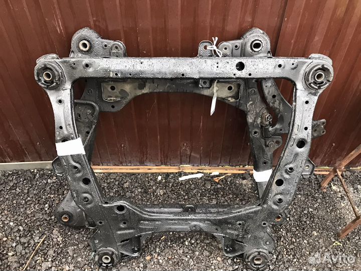 Подрамник Тойота Камри V40