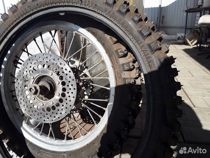 Шипованная резина на мотоцикл