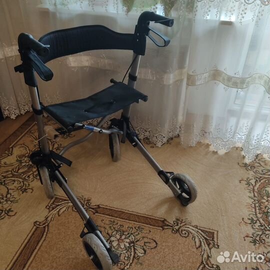 Ходунки на колёсах для взрослых