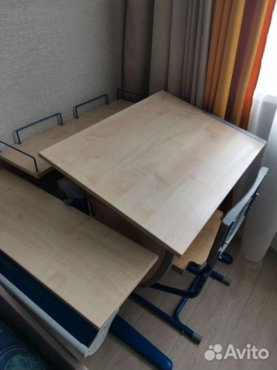 Детский письменный стол