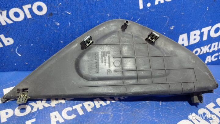 Боковая накладка торпеды Chevrolet Cobalt седан