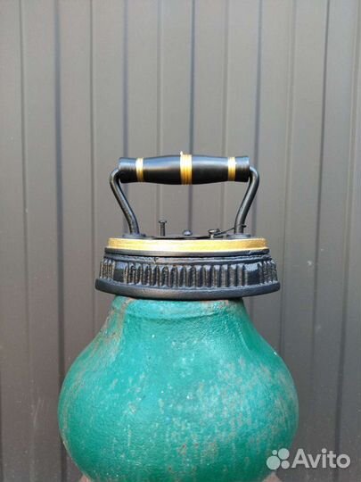 Чугунный утюг