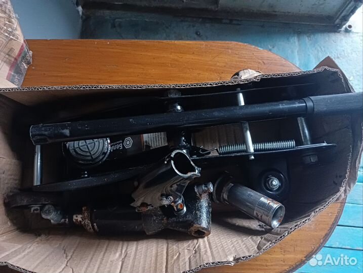 Домкрат подкатной 2 т