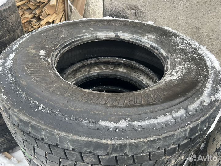 315 80 R 22.5 Bridgestone M729 комплект