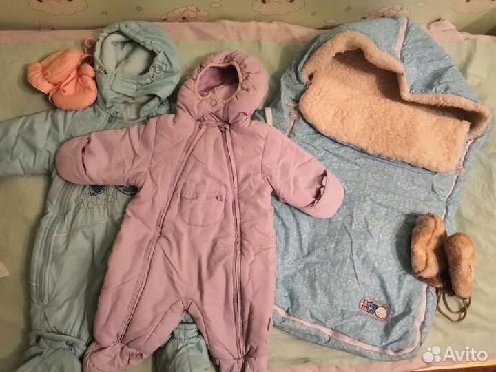 Конверт зимний и комбинезоны на малышку