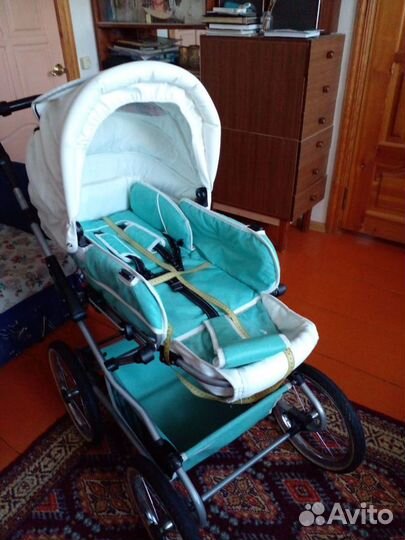 Детская коляска, три в одном