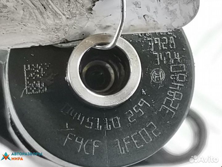 Форсунка Volvo V50 рест. 2010 0445110259