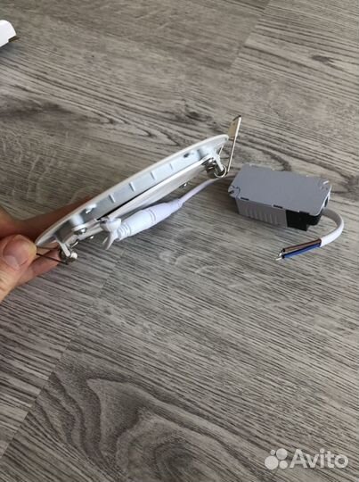 Светильник встраиваемый