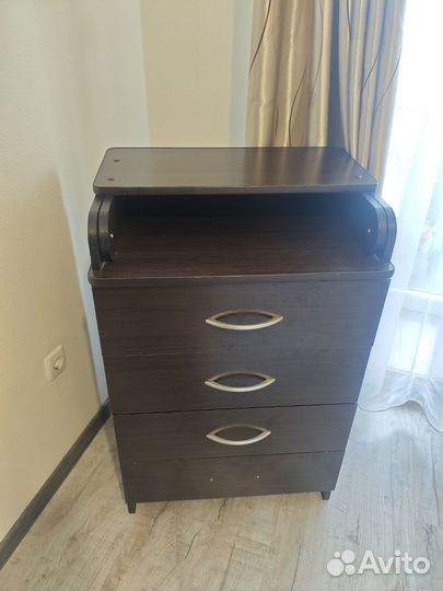 Детская кроватка с маятником и ящиком