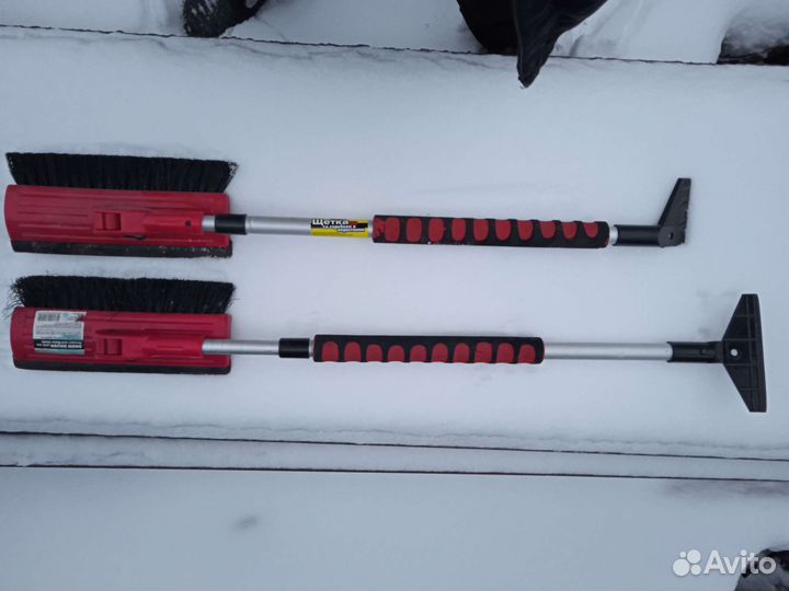 Щётка для снега со скребком и водосгоном