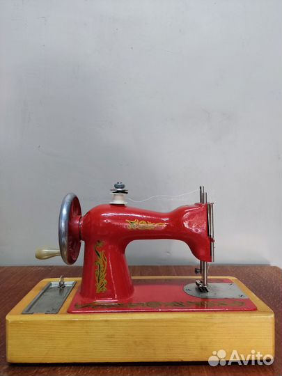 Детская швейная машина СССР