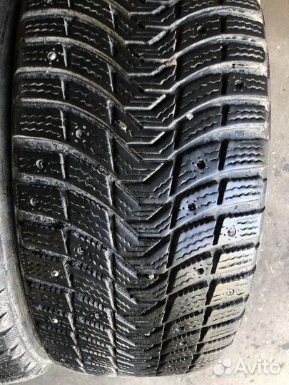 Michelin X-Ice North 3 245/45 R19 и 275/40 R19