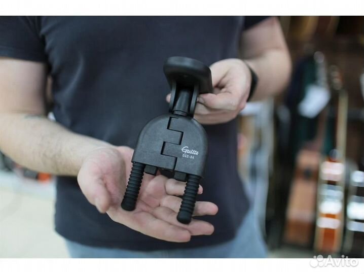 Guitto GGS-04 Настенный держатель для гитары (крюк