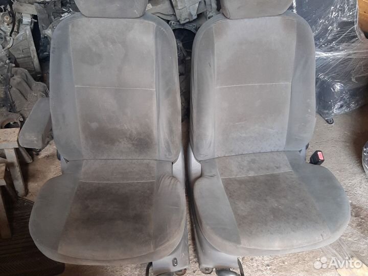 Передние сиденья ford focus 1