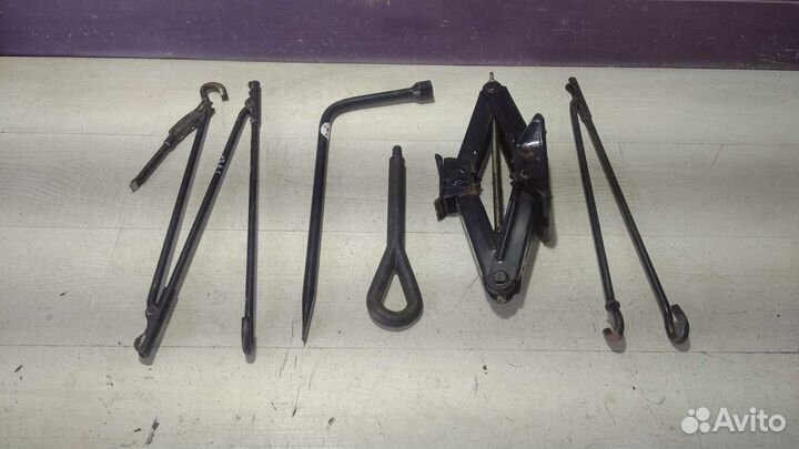 Домкрат крюк ключ Форд Транзит 2014-2023