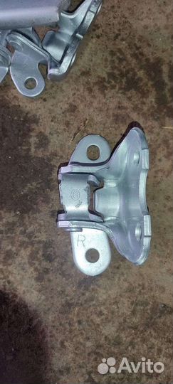 Петли от Toyota Corolla