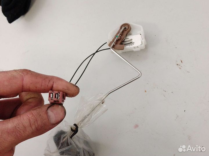 Датчик уровня топлива Рено Логан 1