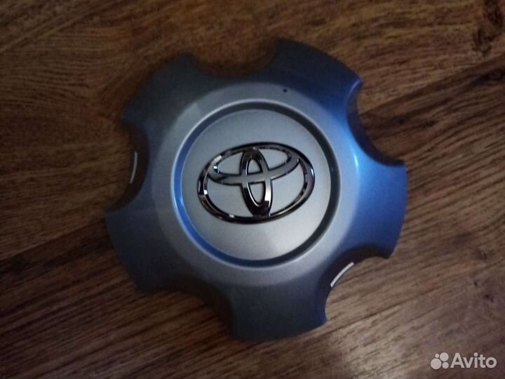 Крышка ступицы Toyota land cruiser 200