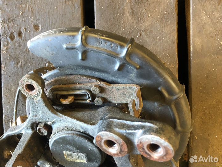 Кулак задний левый 2WD Kia Sportage III. IX35