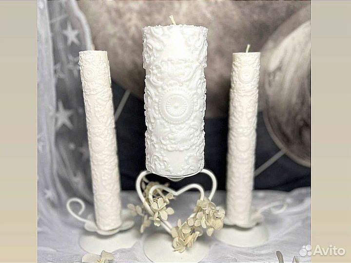 Белые свадебные свечи с узорами