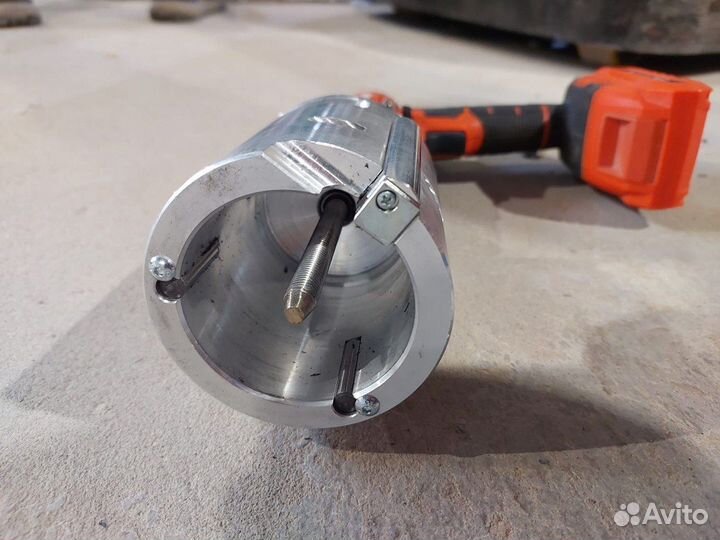 Устройство для снятия оксидного слоя