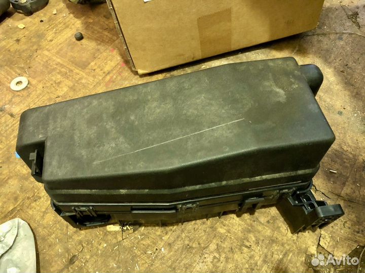 Блок предохранителей под капот kia Mohave 2021