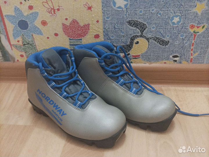 Лыжные ботинки