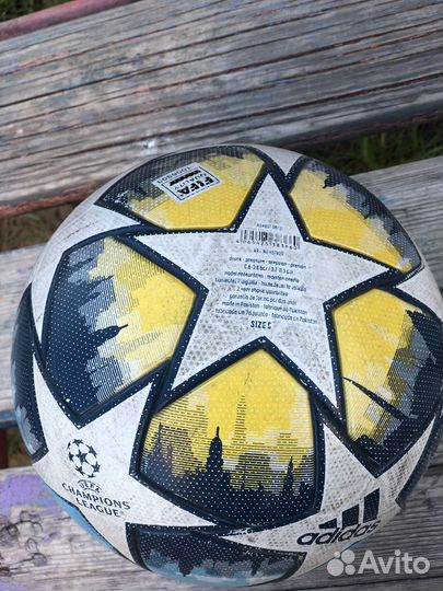 Футбольный мяч adidas