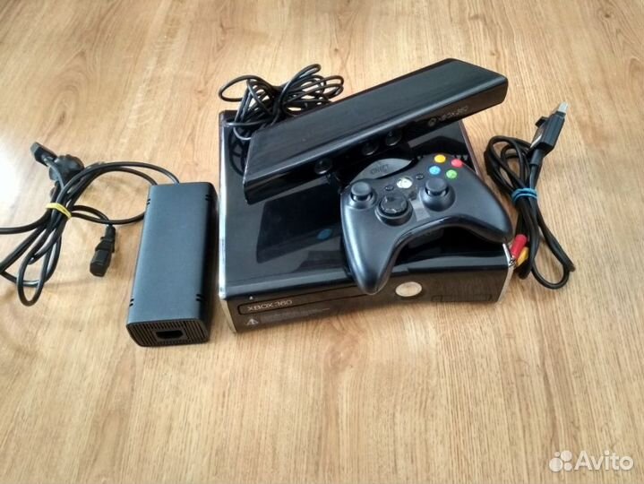 Xbox 360 S + 100 игр (прошит Фрибут)