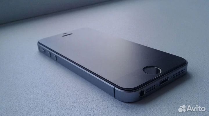 iPhone SE, 16 ГБ