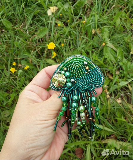 Брошки из бисера