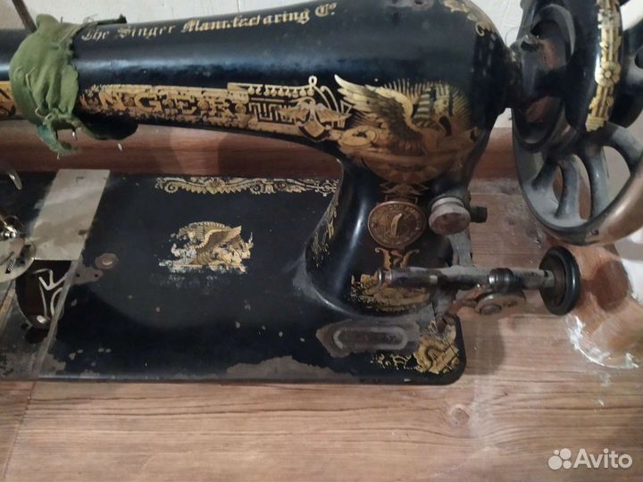 Швейная машинка Зингер