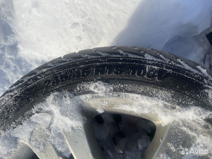 Kumho WinterCraft WP71 245/45 R18 100V