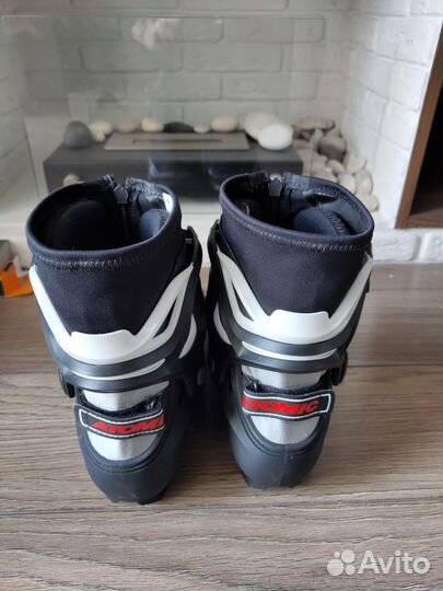 Лыжные ботинки Atomic Skate 44 2/3 SNS Pilot