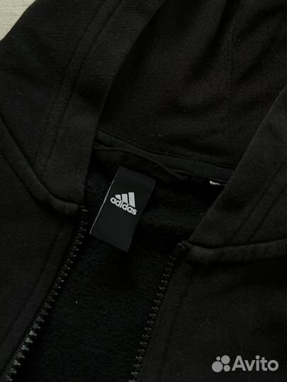 Спортивный костюм adidas для мальчика 140